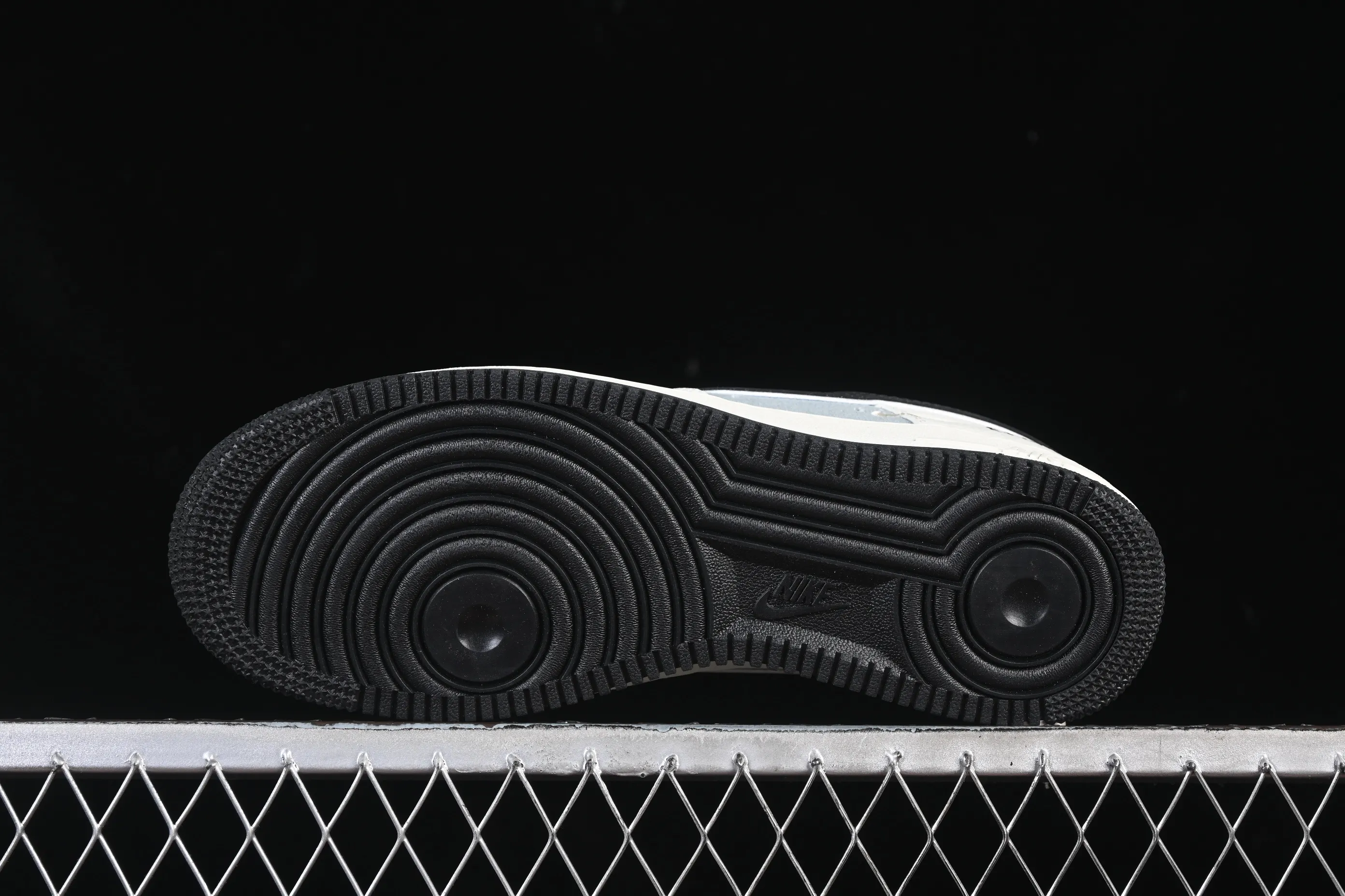 All categories Nk Air Force 1 Air Force series Nk Air Force 1 Low Air Force low-top Nike Air Force 1'07 Low Gucci co-branded white gray black Air Force 1 low-top casual sneakers YF9511-808